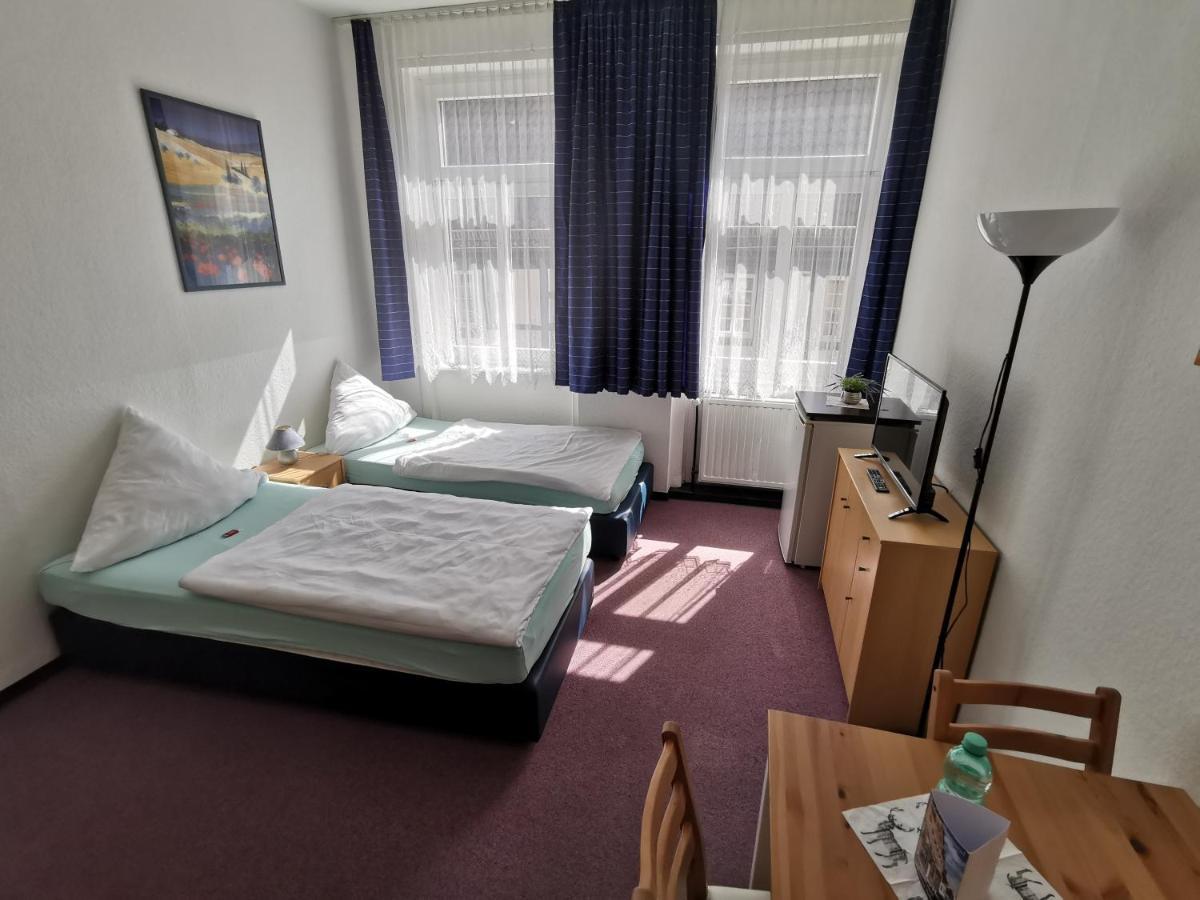 Hotel-Pension Zum Hirsch Hattersheim am Main Luaran gambar