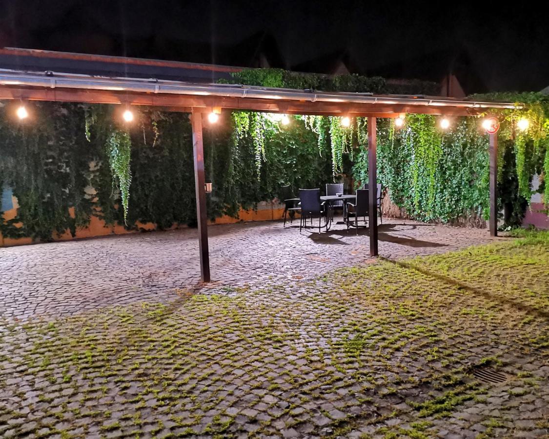 Hotel-Pension Zum Hirsch Hattersheim am Main Luaran gambar